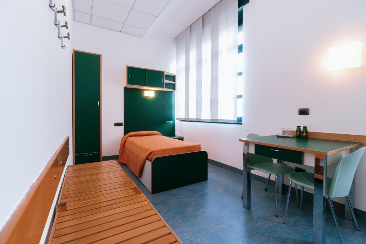 Open011 Vandrarhem Turin Exteriör bild